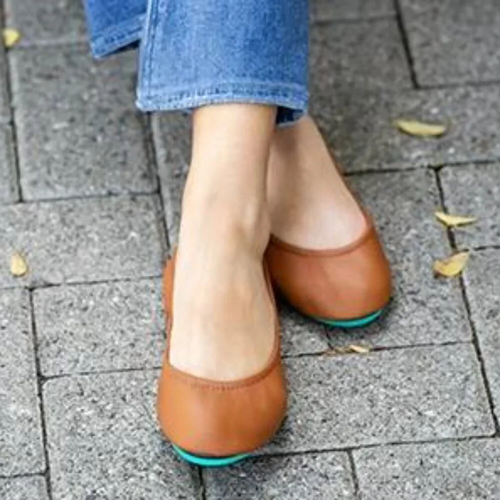 TIEKS THE BALLET FLAT IN CHESTNUT, SIZE 8